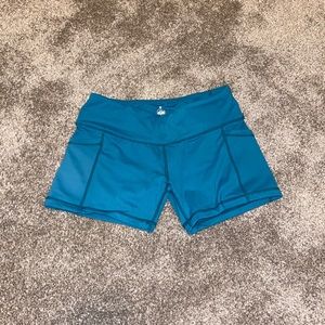 athletic shorts with pockets